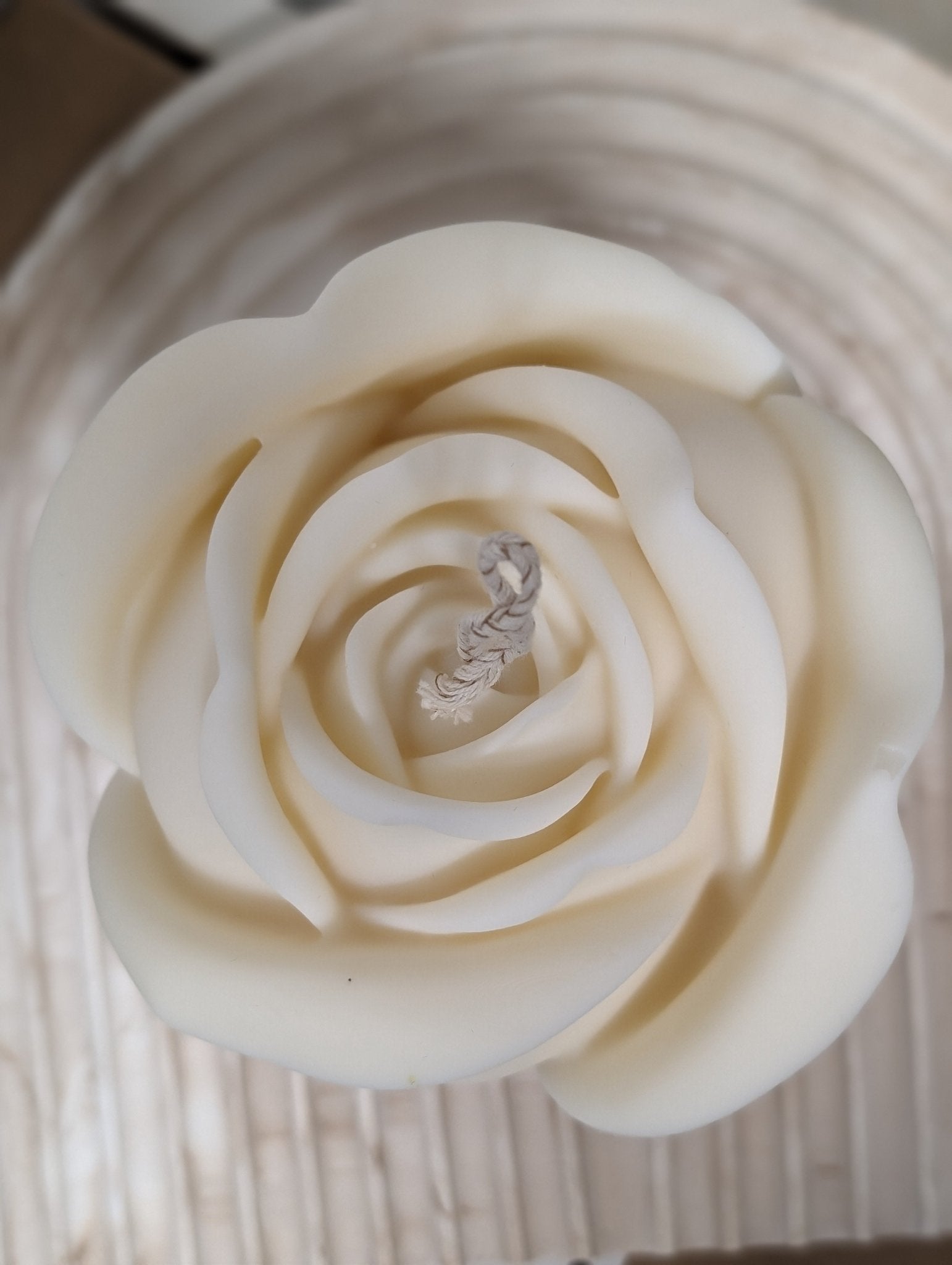 Rosenblütenkerze 585 g-DianaCandleShop