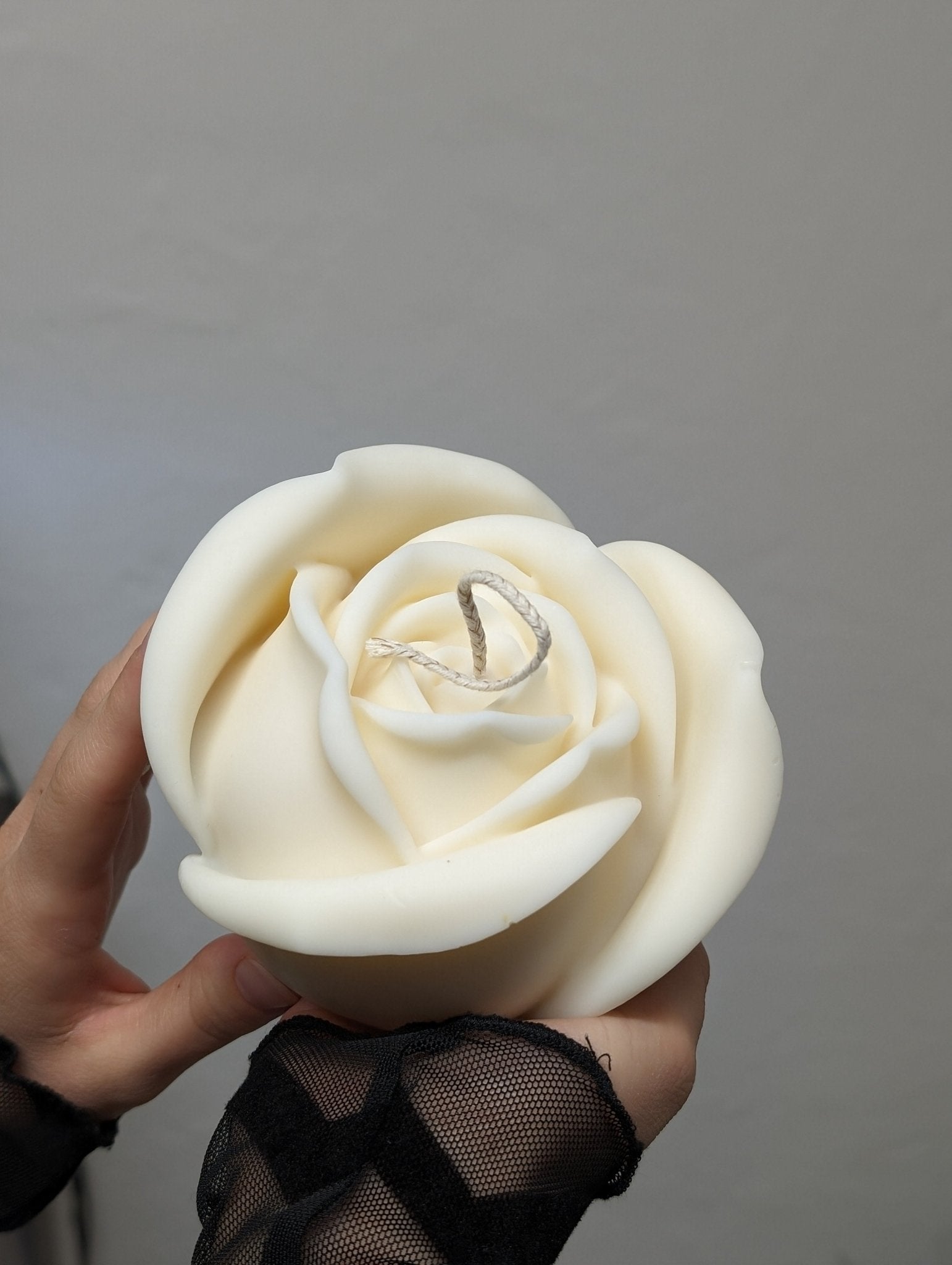 Rosenblütenkerze 585 g-DianaCandleShop